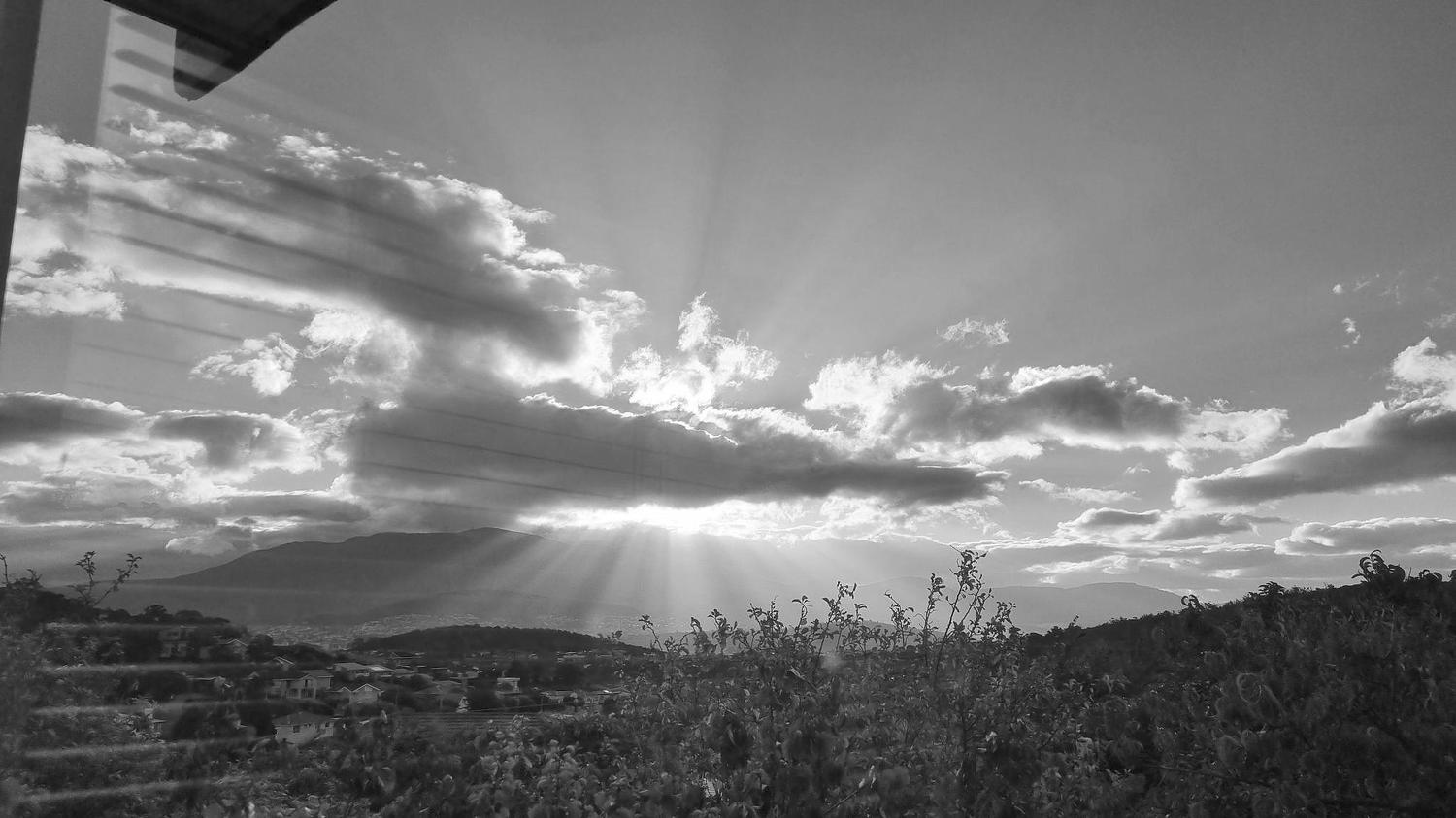 Collimated Crespuscular Radiation